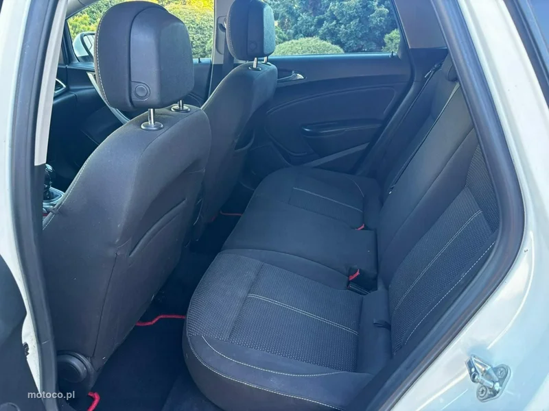 Opel Astra J 46