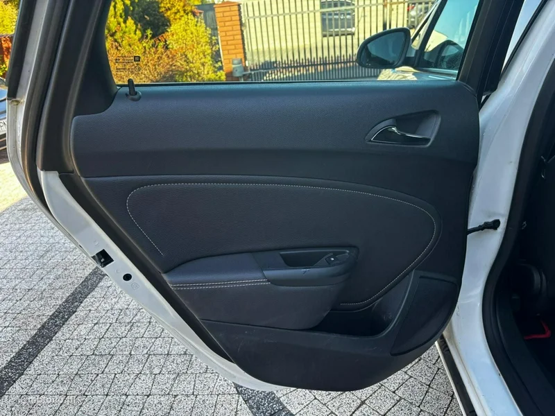 Opel Astra J 47