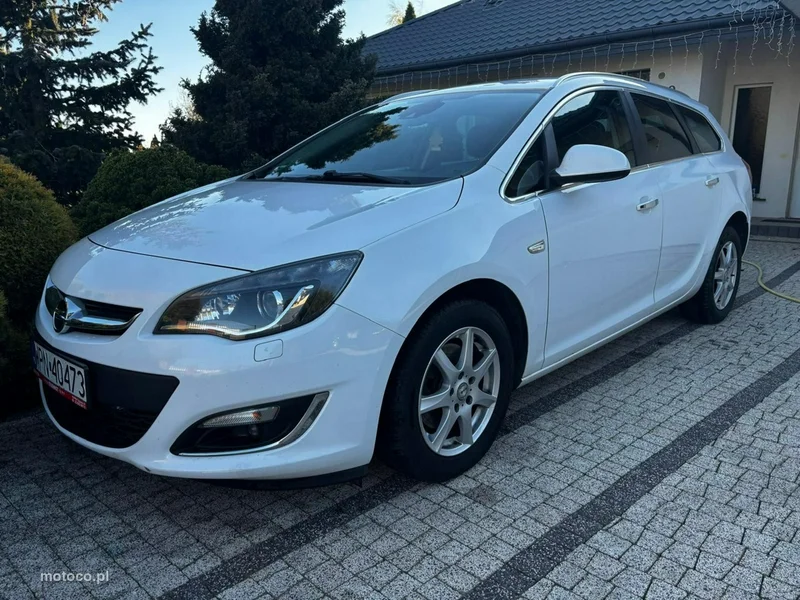 Opel Astra J 9