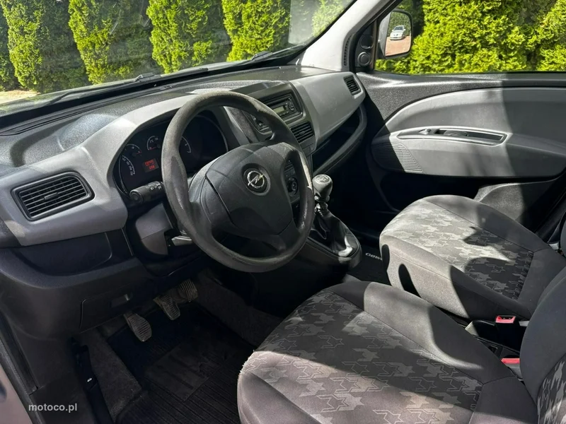 Opel Combo D 28