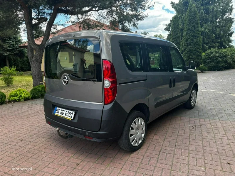 Opel Combo D 10