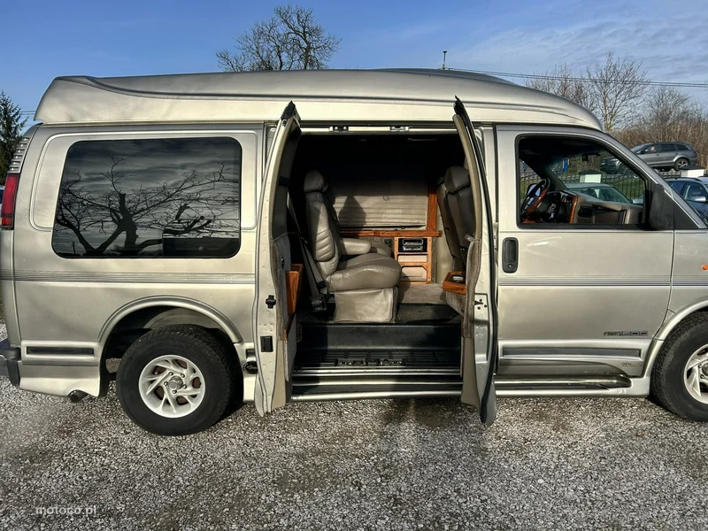 GMC Savana 20