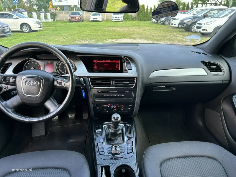 Audi A4 B8 9