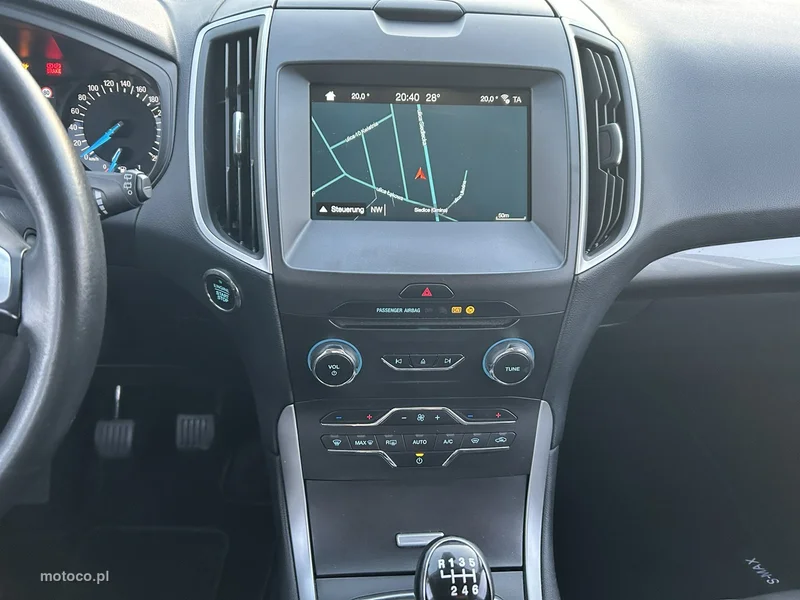 Ford S-Max II 12