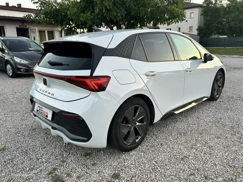 Cupra Born 5