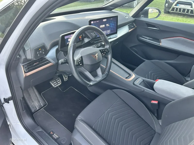 Cupra Born 9