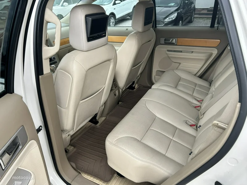 Lincoln MKX 11