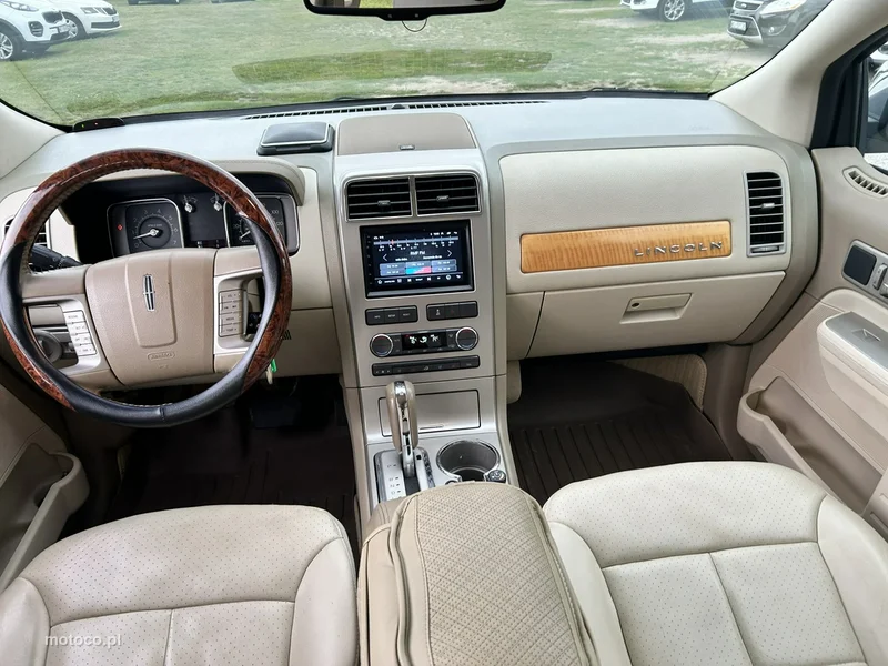 Lincoln MKX 13