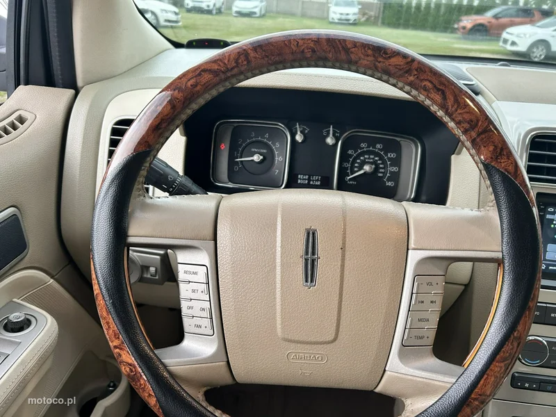 Lincoln MKX 15