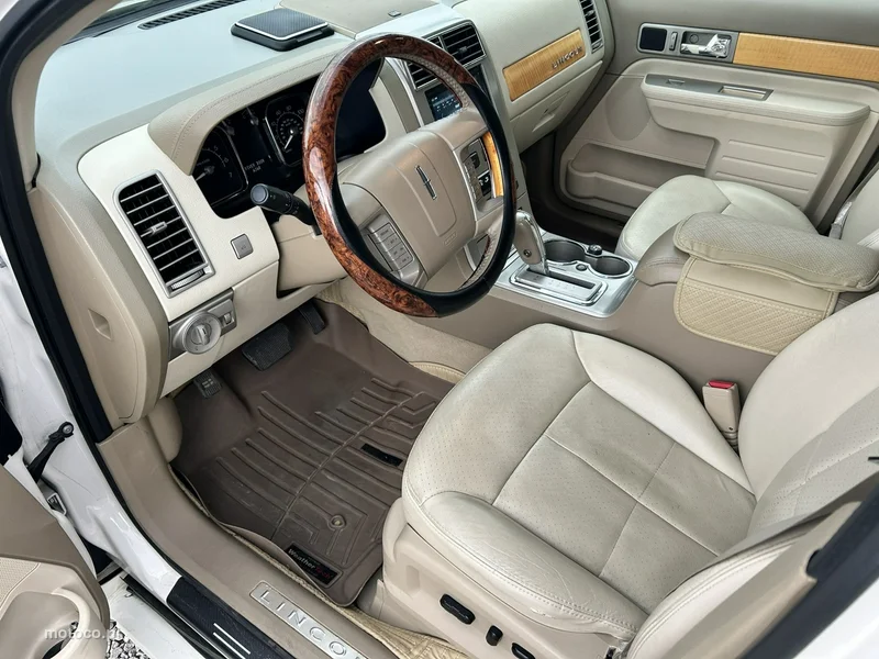 Lincoln MKX 9