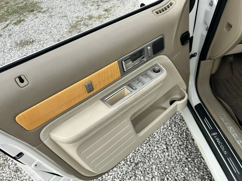 Lincoln MKX 10
