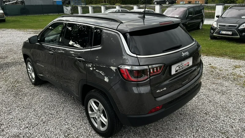 Jeep Compass 23