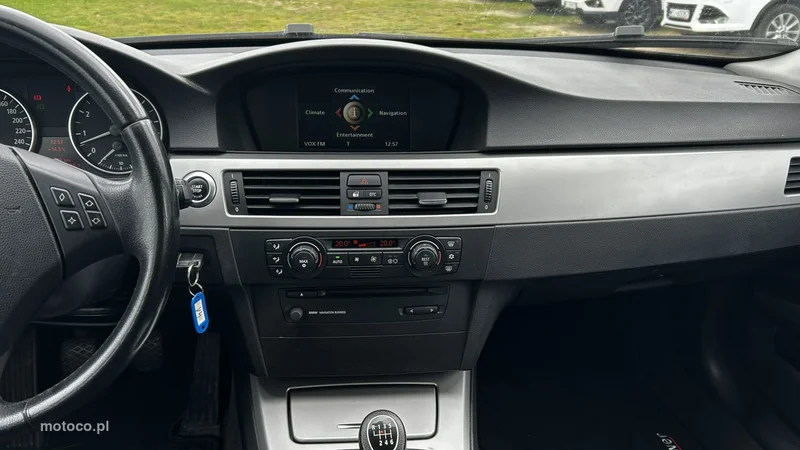 BMW Seria 3 E90 325 11