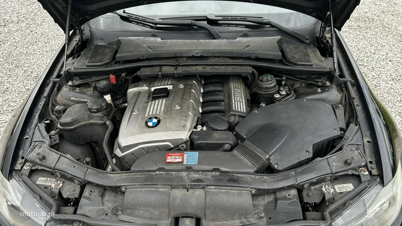 BMW Seria 3 E90 325 16