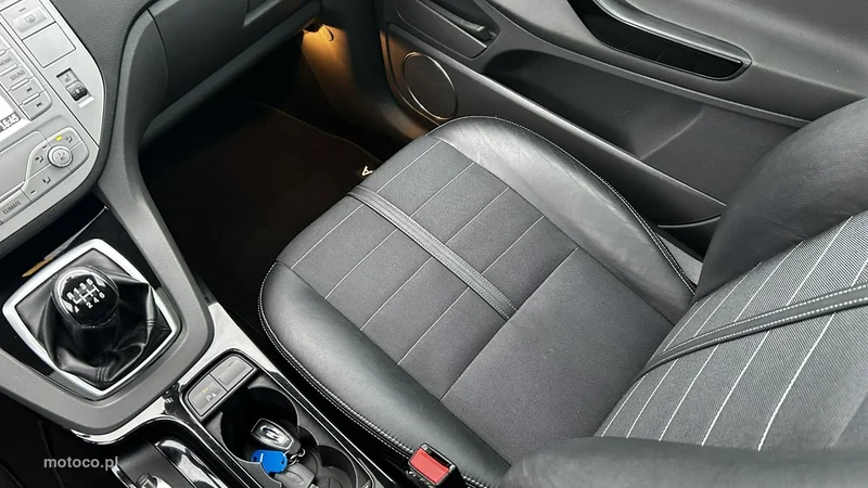 Ford Kuga I 12