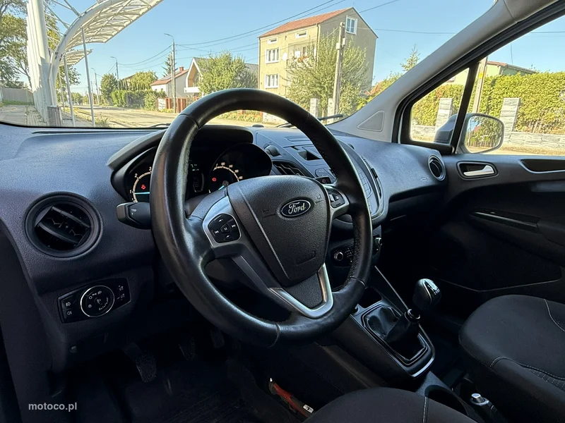 Ford Transit Courier 7