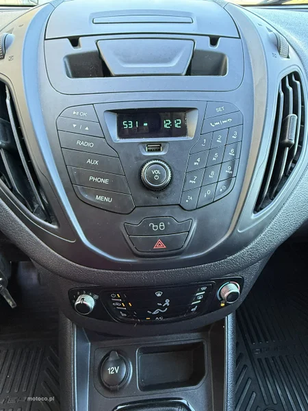 Ford Transit Courier 8