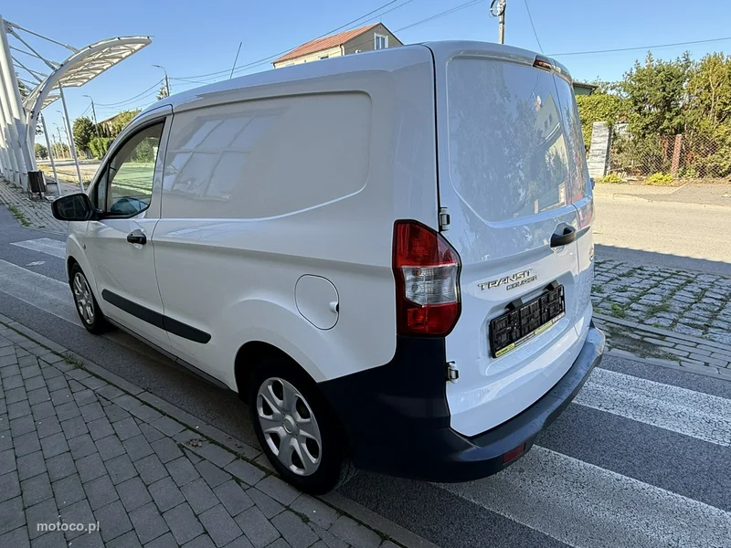 Ford Transit Courier 2