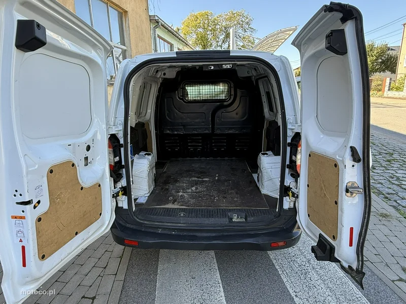 Ford Transit Courier 12