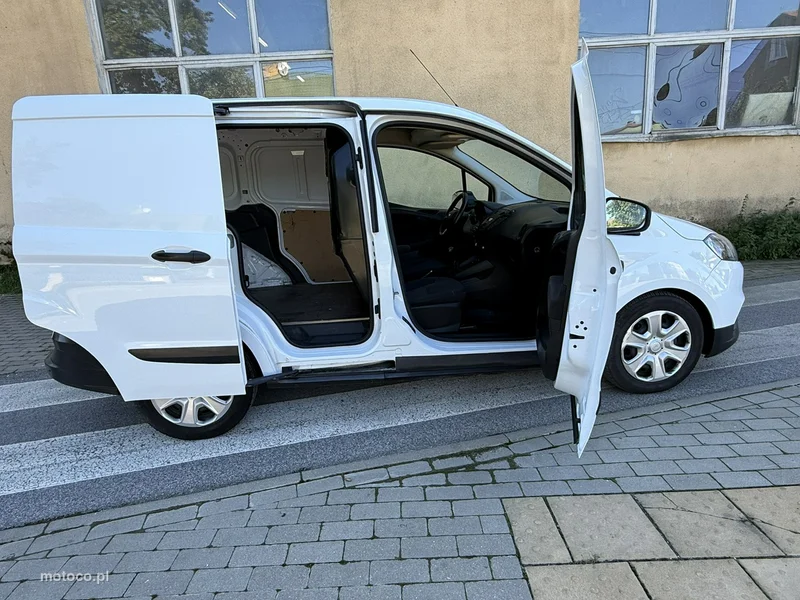 Ford Transit Courier 3