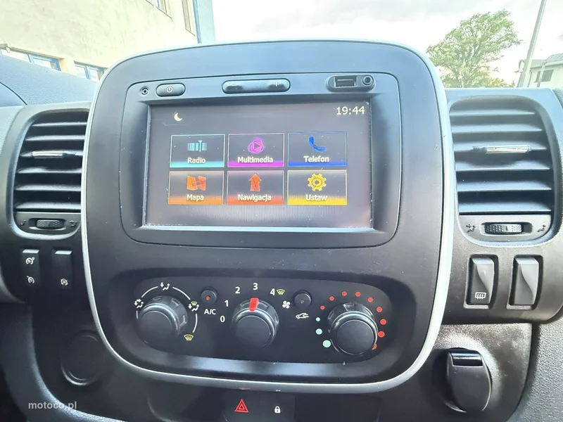 Renault Trafic 8