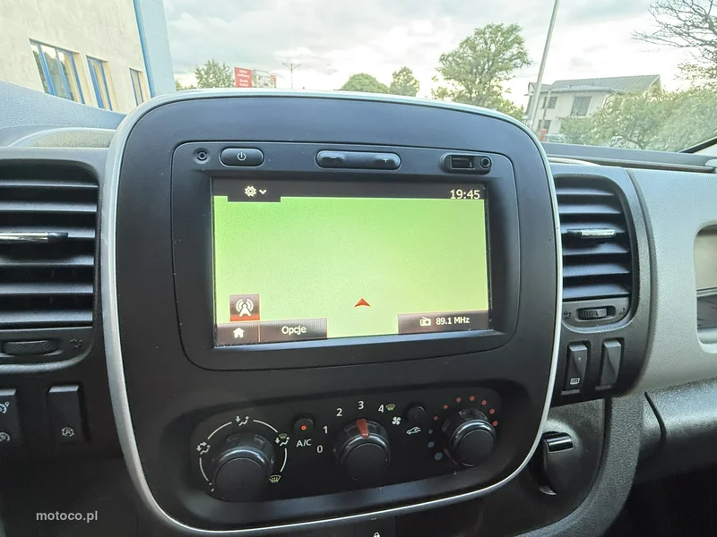 Renault Trafic 19