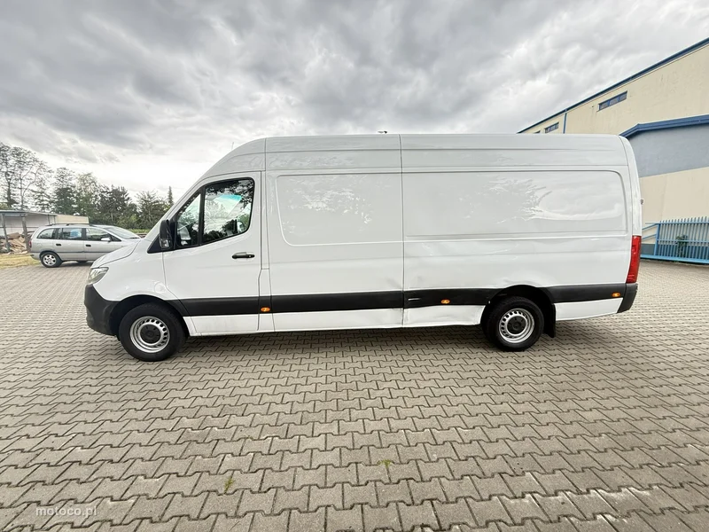 Mercedes-Benz Sprinter 9