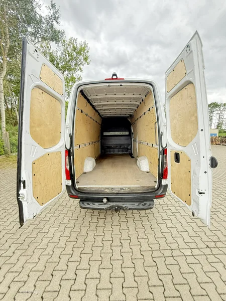 Mercedes-Benz Sprinter 12