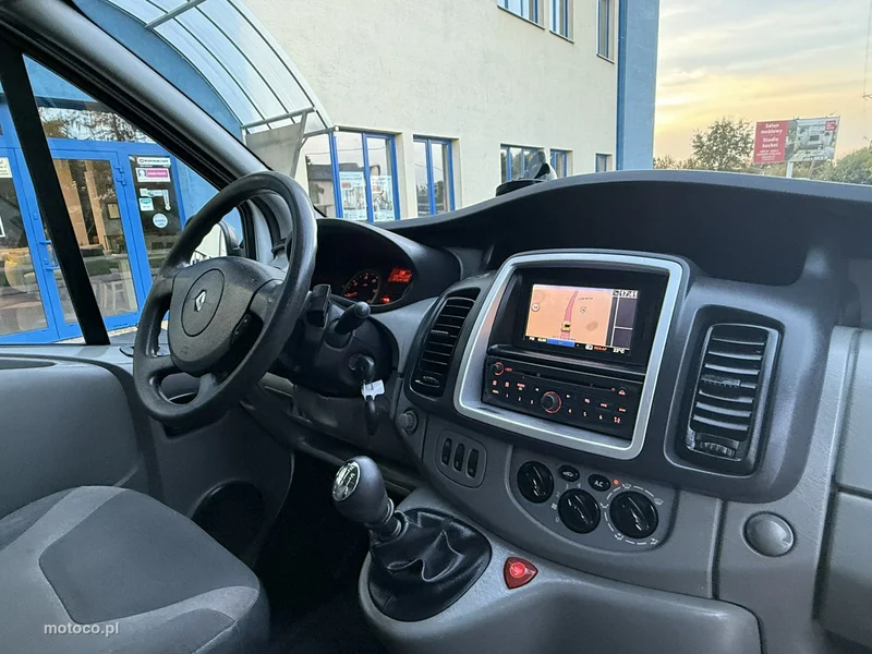 Renault Trafic 8