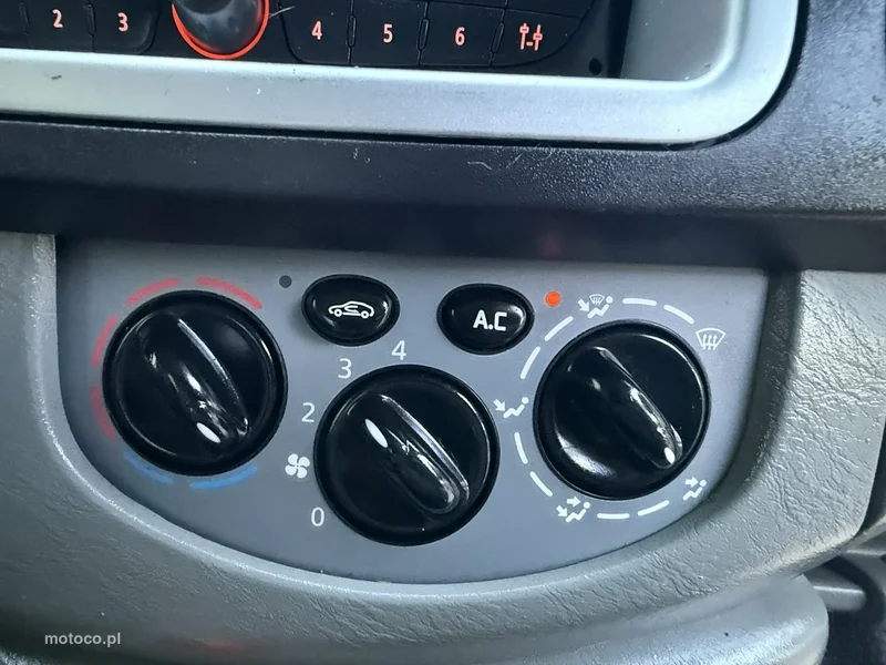 Renault Trafic 11