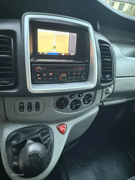 Renault Trafic 8