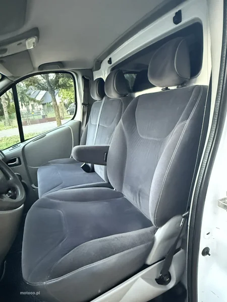 Renault Trafic 13