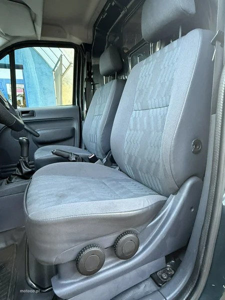 Ford Transit Connect 9
