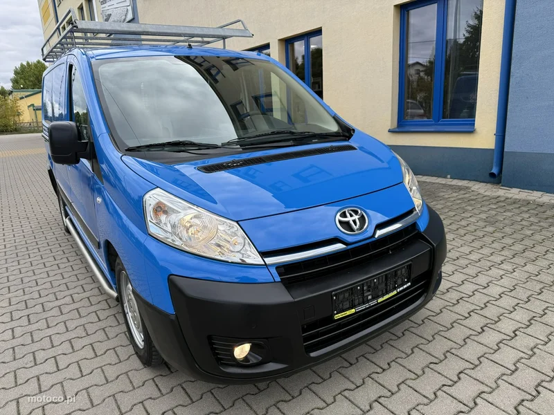 Toyota ProAce 9
