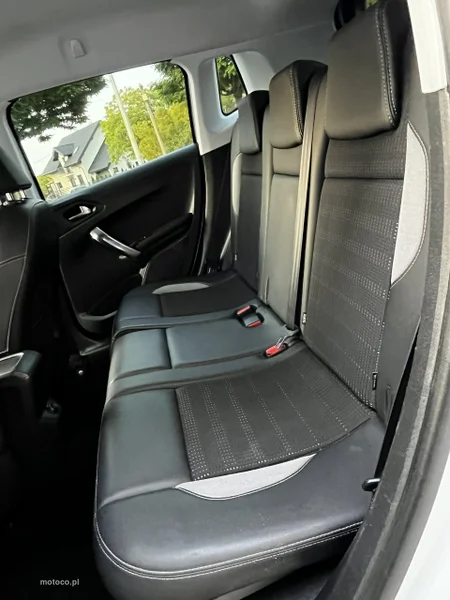 Peugeot 2008 6