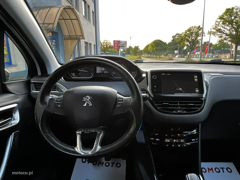 Peugeot 2008 8