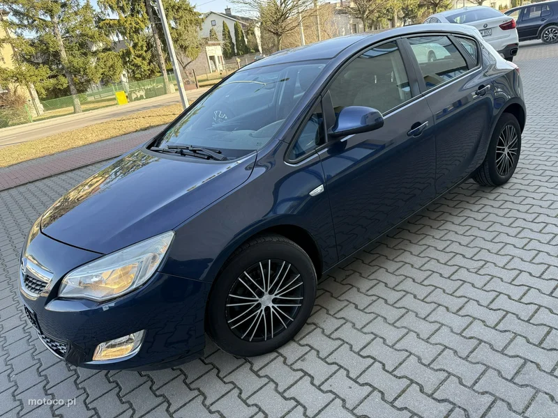 Opel Astra J