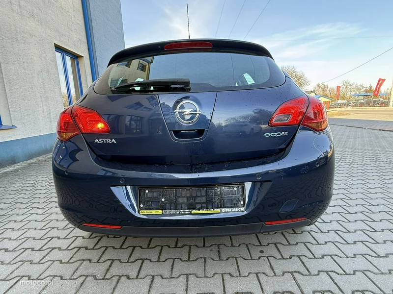 Opel Astra J 3