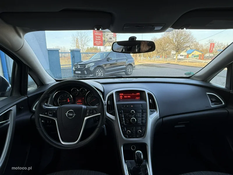 Opel Astra J 7
