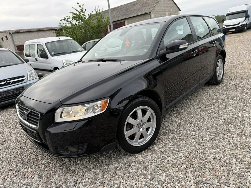 Volvo V50 13