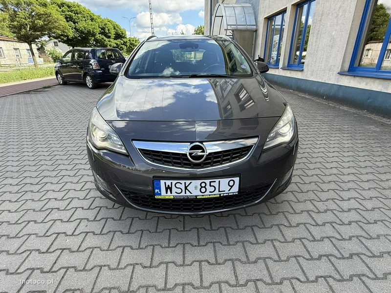 Opel Astra J 11