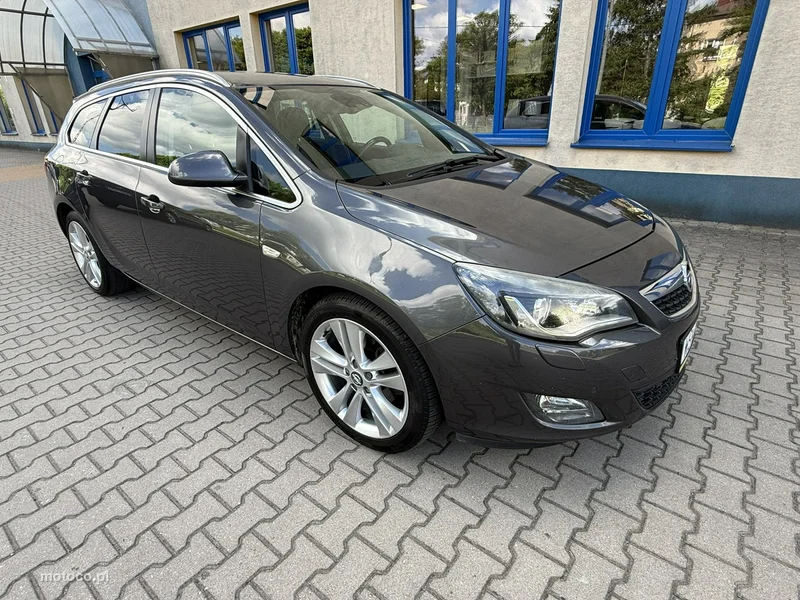Opel Astra J 3