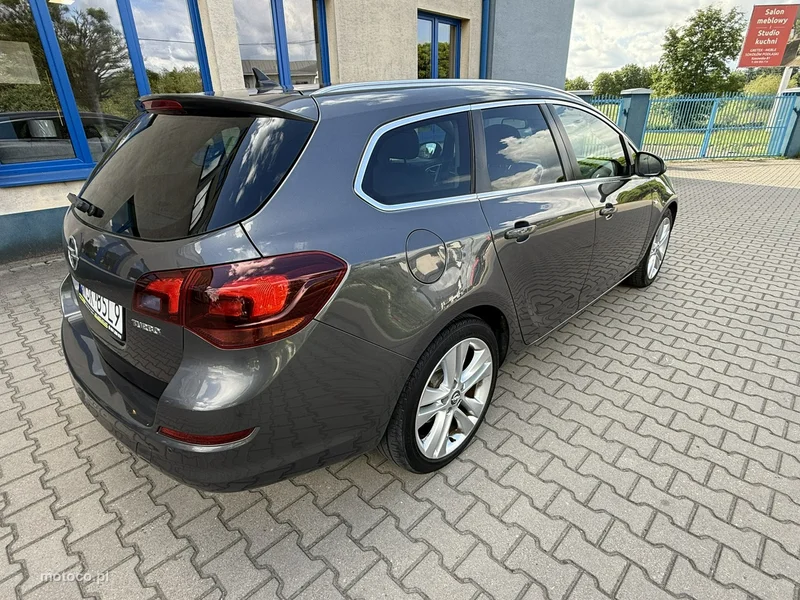 Opel Astra J 4