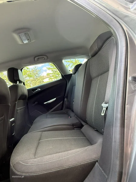 Opel Astra J 7