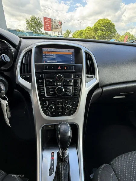 Opel Astra J 8