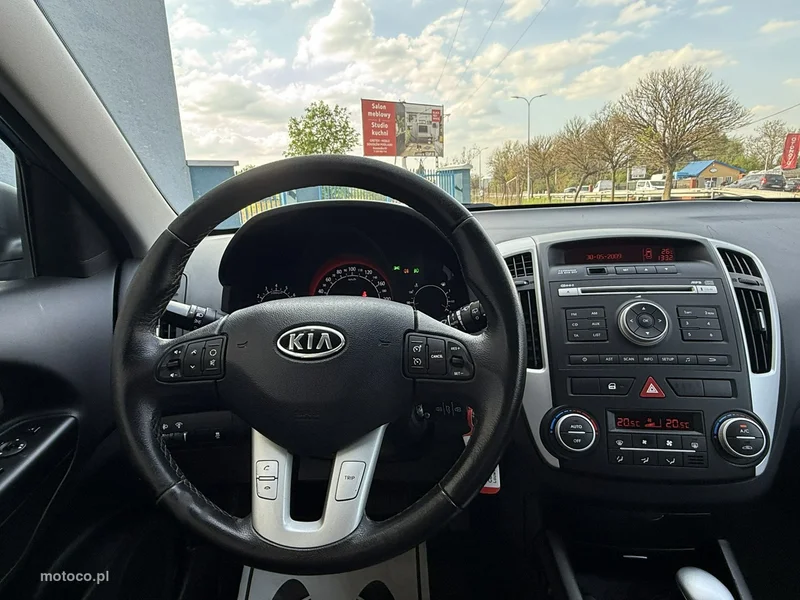 Kia Cee'd 8