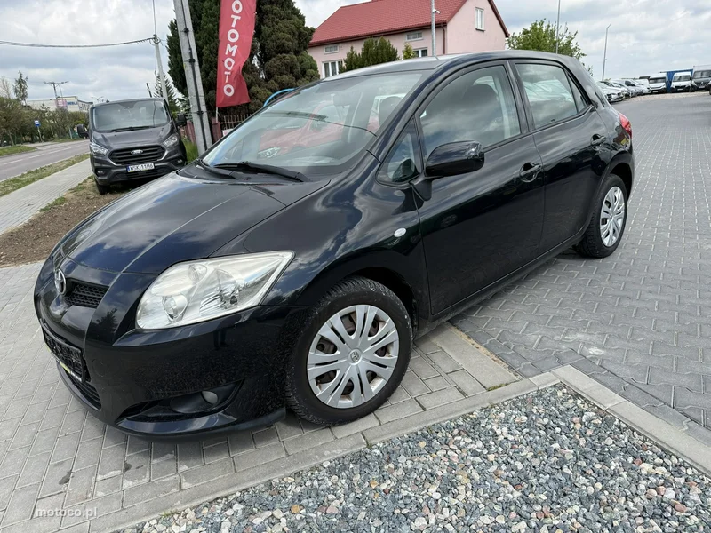 Toyota Auris E150 10