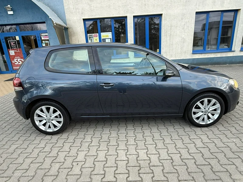 Volkswagen Golf VI 12