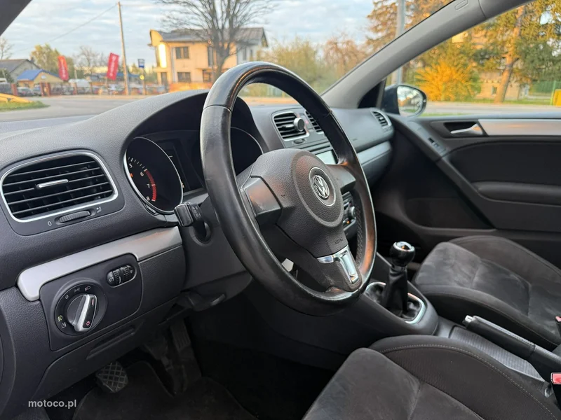 Volkswagen Golf VI 15
