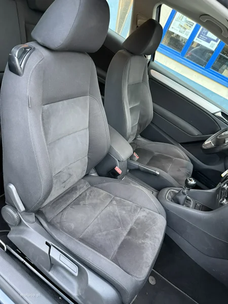 Volkswagen Golf VI 16